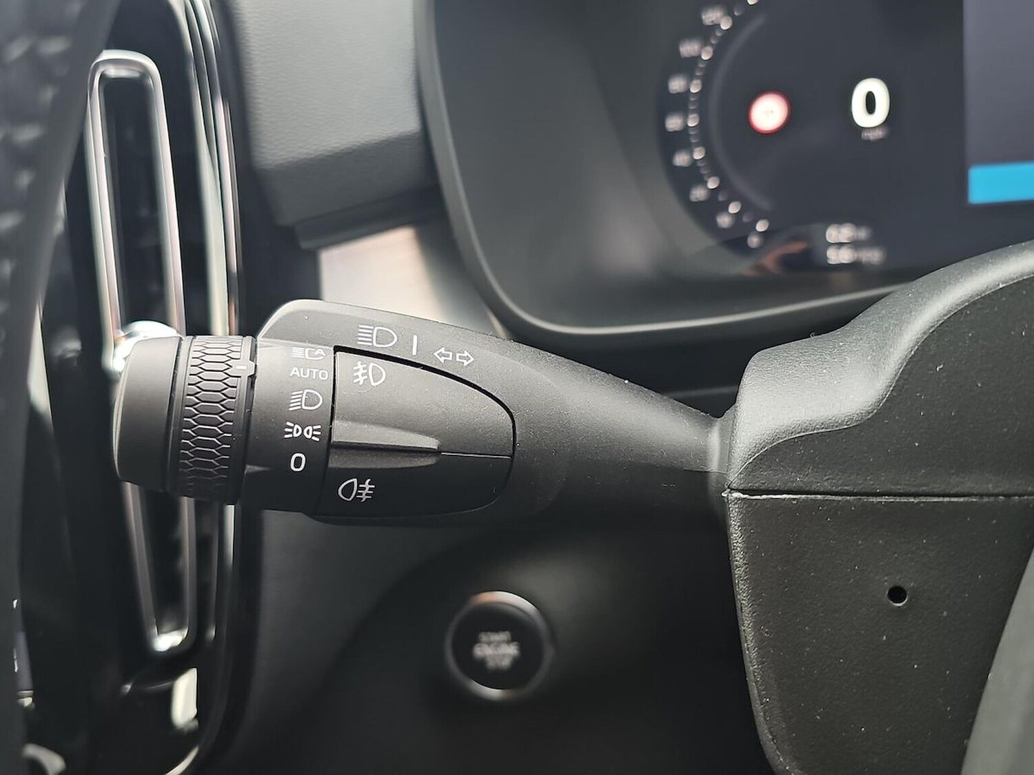 Used Volvo XC40 2025 for sale - 77489603: Photo 28