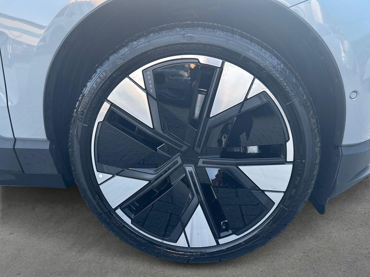 Used Volvo EX30 2025 for sale - 77489660: Photo 6