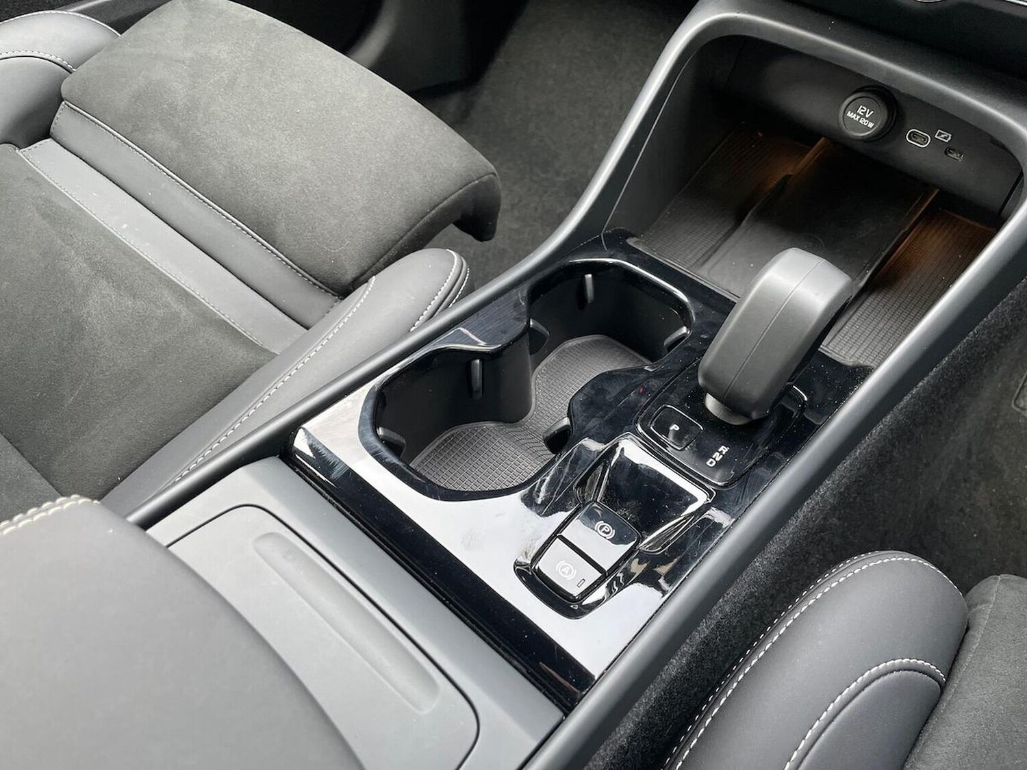 Used Volvo XC40 2025 for sale - 76422363: Photo 13