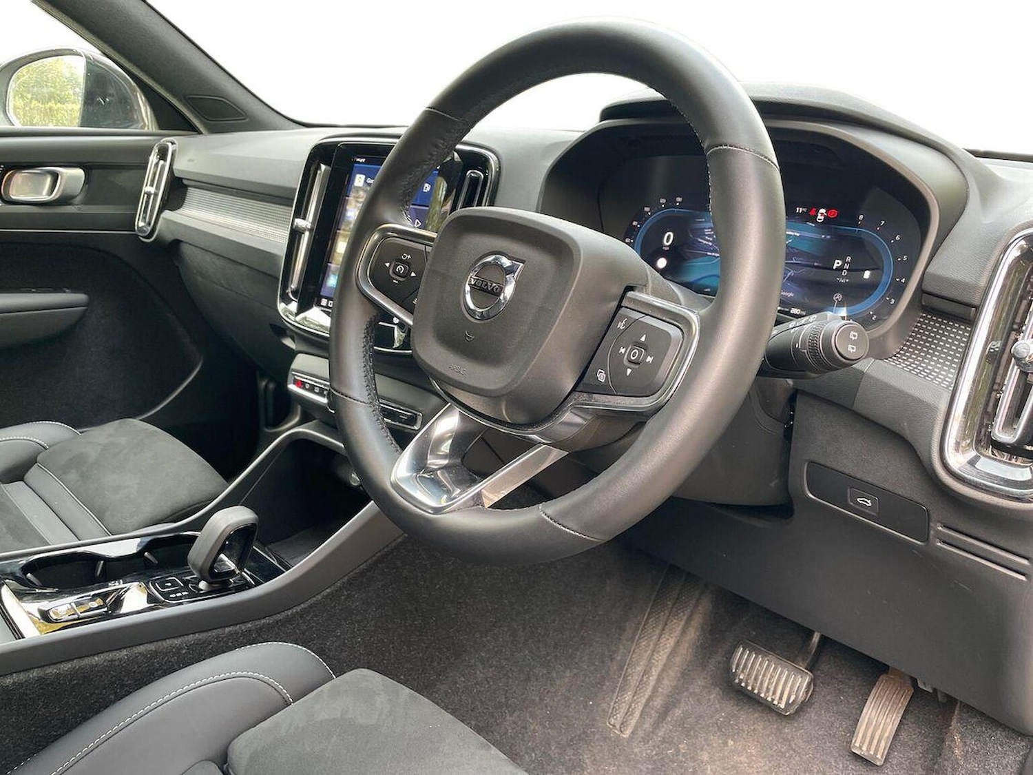 Used Volvo XC40 2025 for sale - 76422363: Photo 15