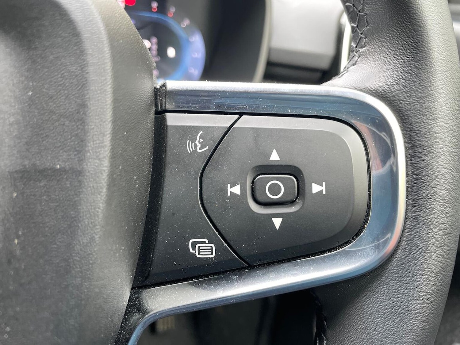 Used Volvo XC40 2025 for sale - 76422363: Photo 26