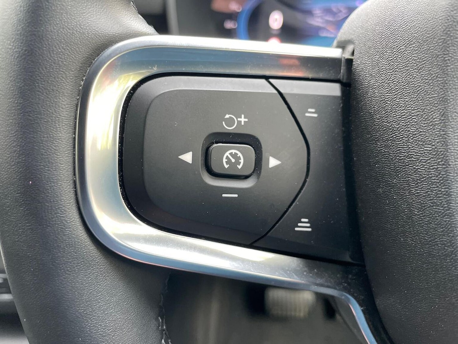 Used Volvo XC40 2025 for sale - 76422363: Photo 27