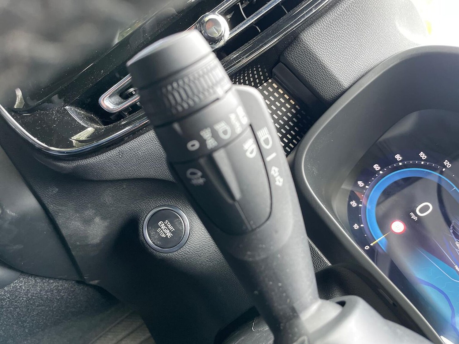 Used Volvo XC40 2025 for sale - 76422363: Photo 29