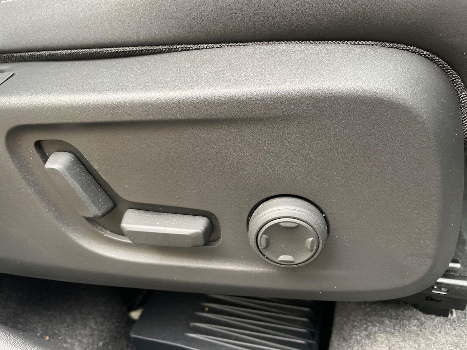 Used Volvo XC40 2025 for sale - 76422363: Photo 30