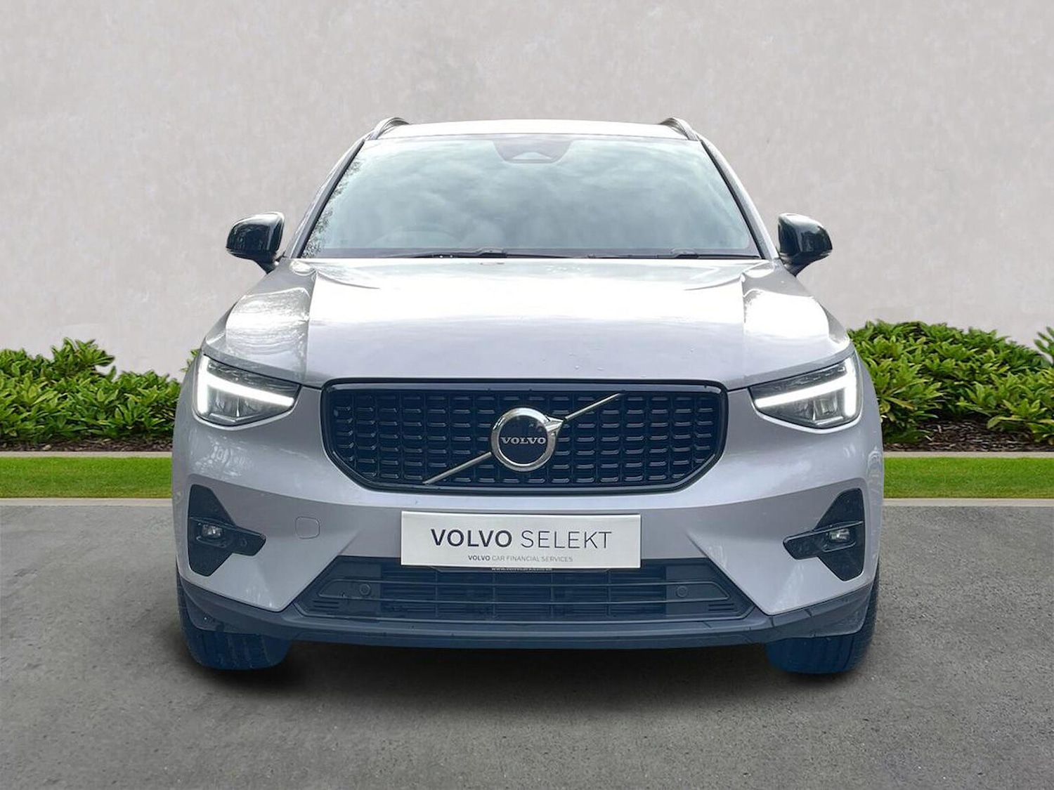 Used Volvo XC40 2025 for sale - 76422363: Photo 5