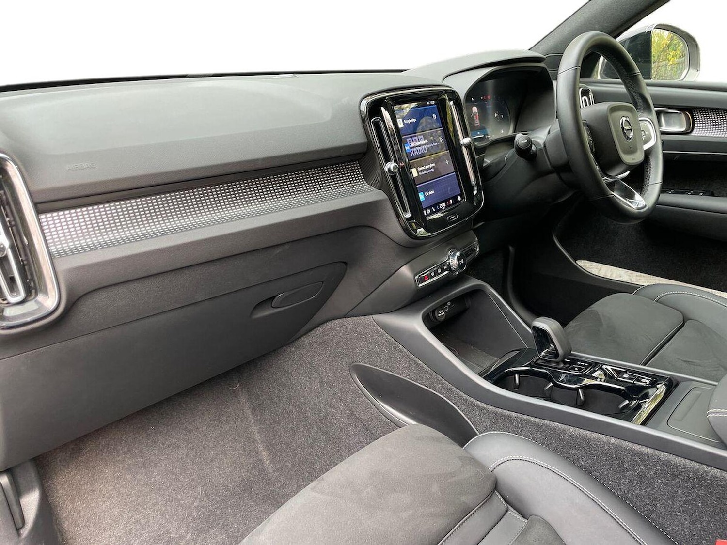 Used Volvo XC40 2025 for sale - 76422363: Photo 7