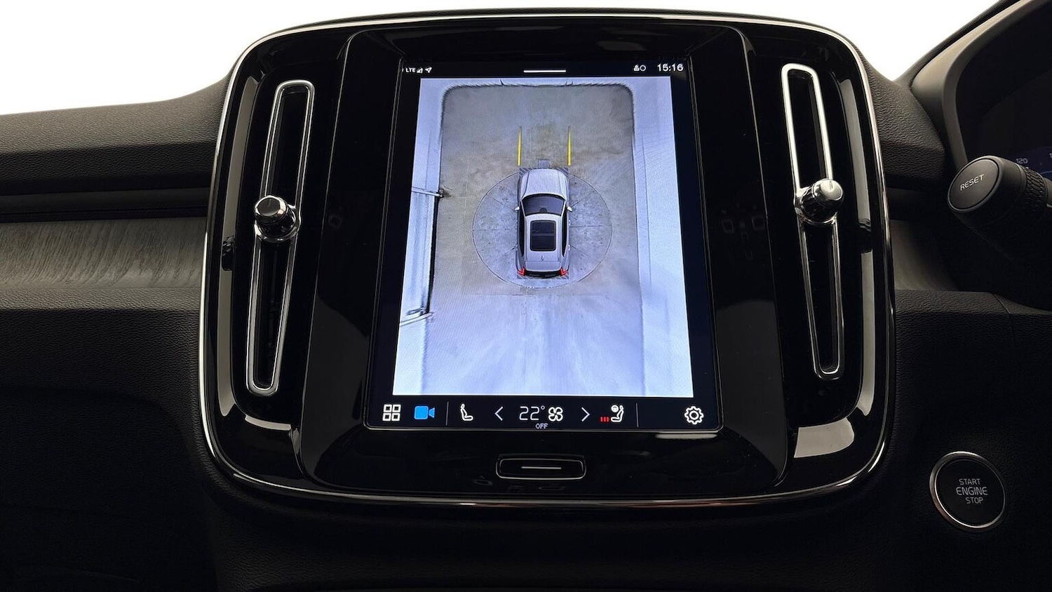 Used Volvo XC40 2025 for sale - 76543017: Photo 11