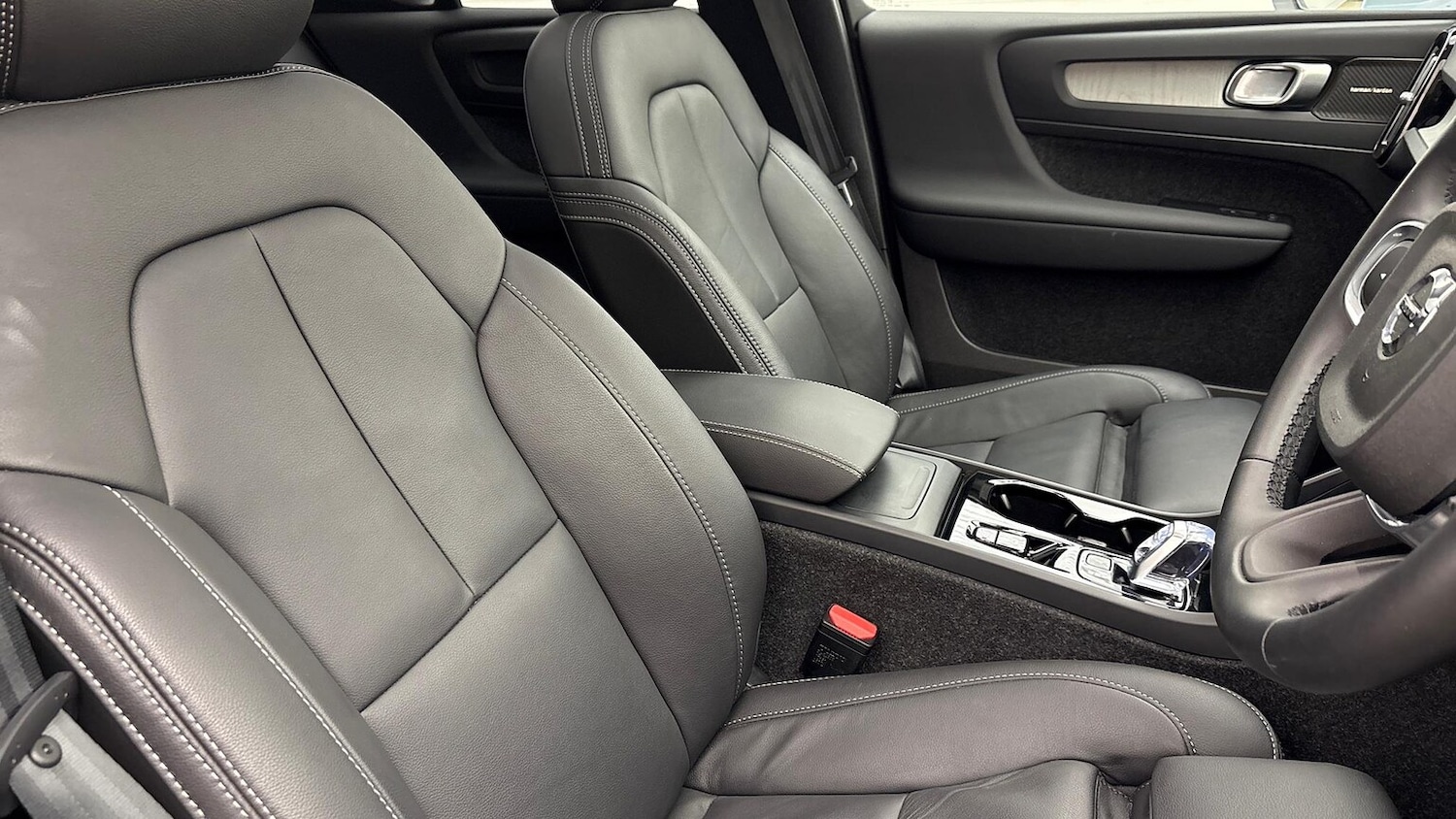 Used Volvo XC40 2025 for sale - 76543017: Photo 18