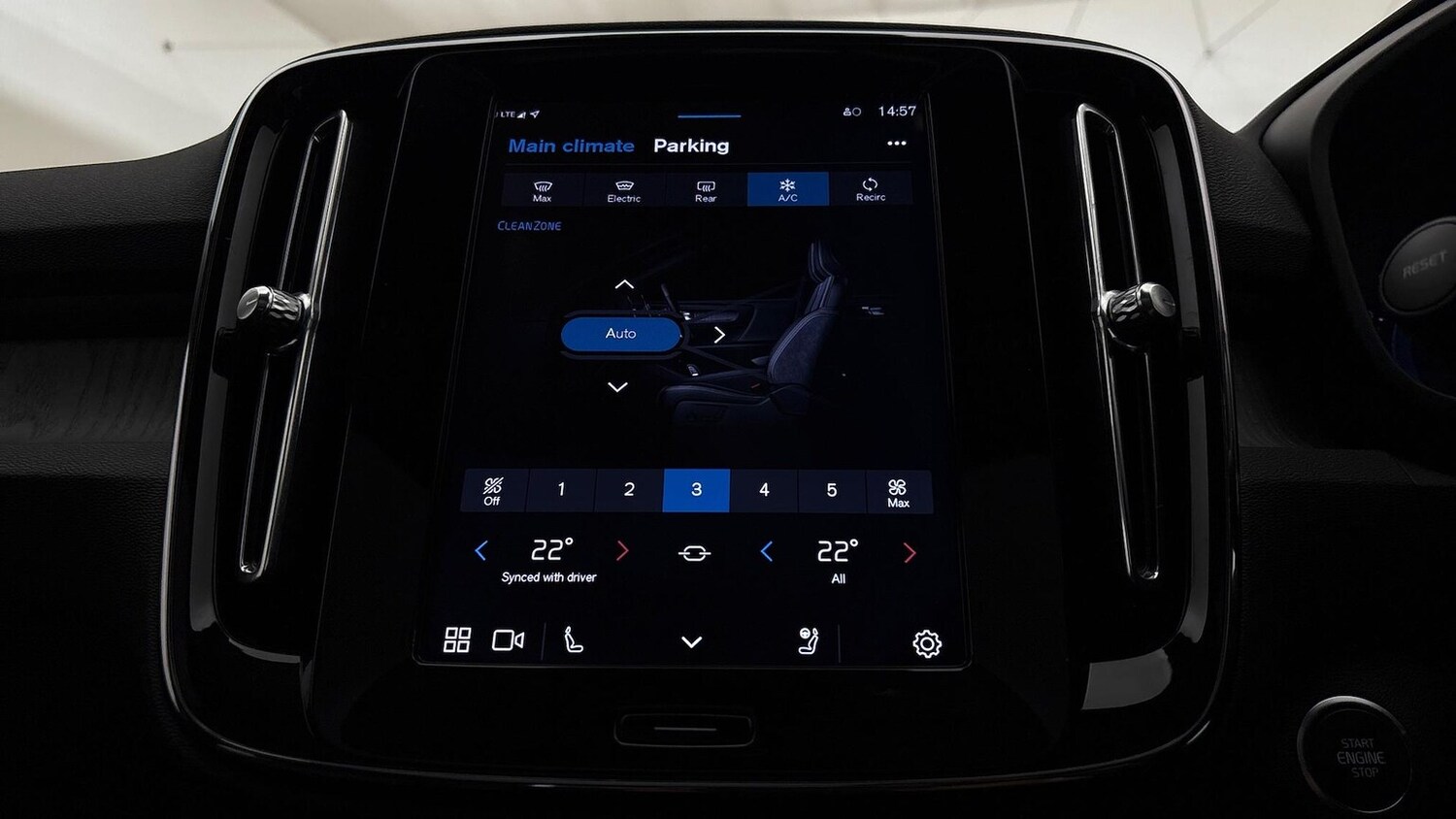 Used Volvo XC40 2025 for sale - 76543017: Photo 26