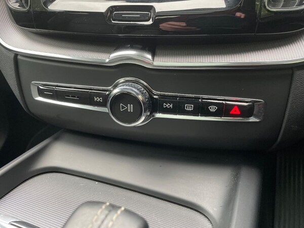 Used Volvo XC60 2022 for sale - 76232779: Photo 12