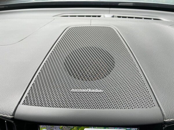 Used Volvo XC60 2022 for sale - 76232779: Photo 31