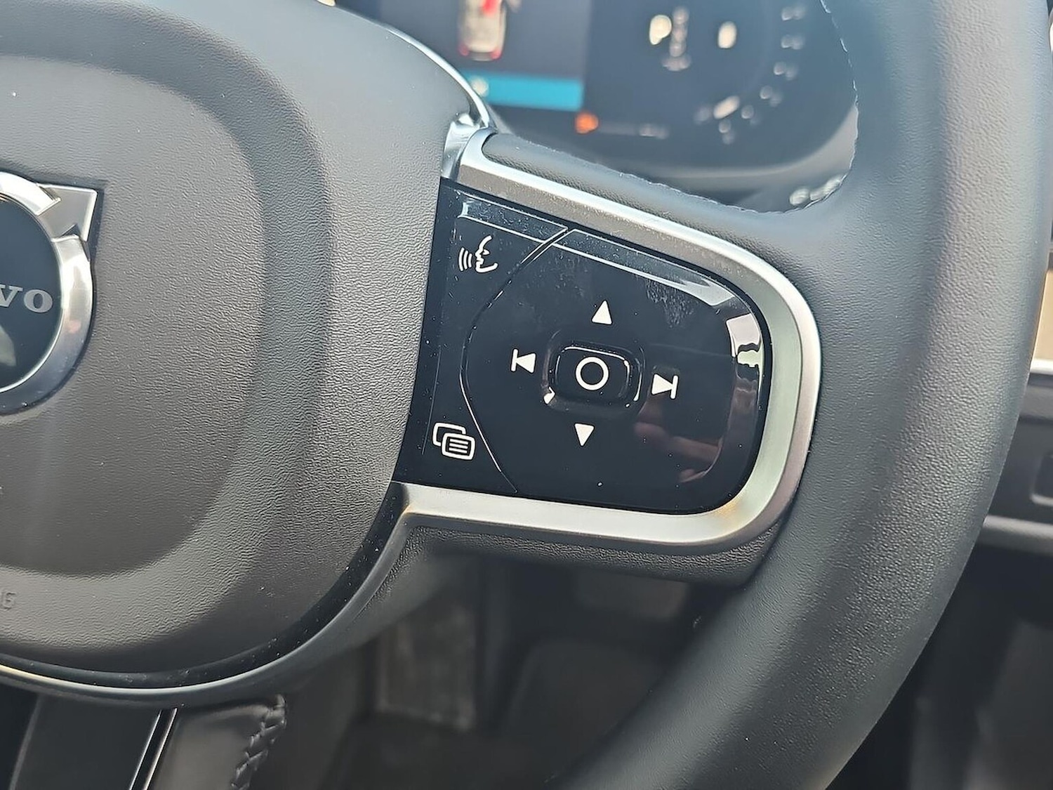 Used Volvo XC60 2025 for sale - 77896284: Photo 25