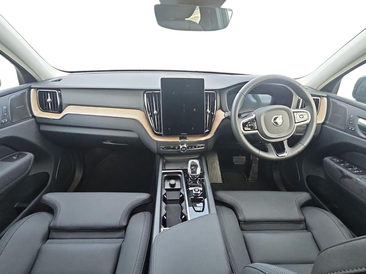 Used Volvo XC60 2025 for sale - 77896284: Photo 8