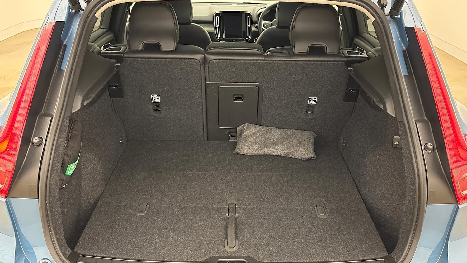 Used Volvo XC40 2024 for sale - 76637735: Photo 17