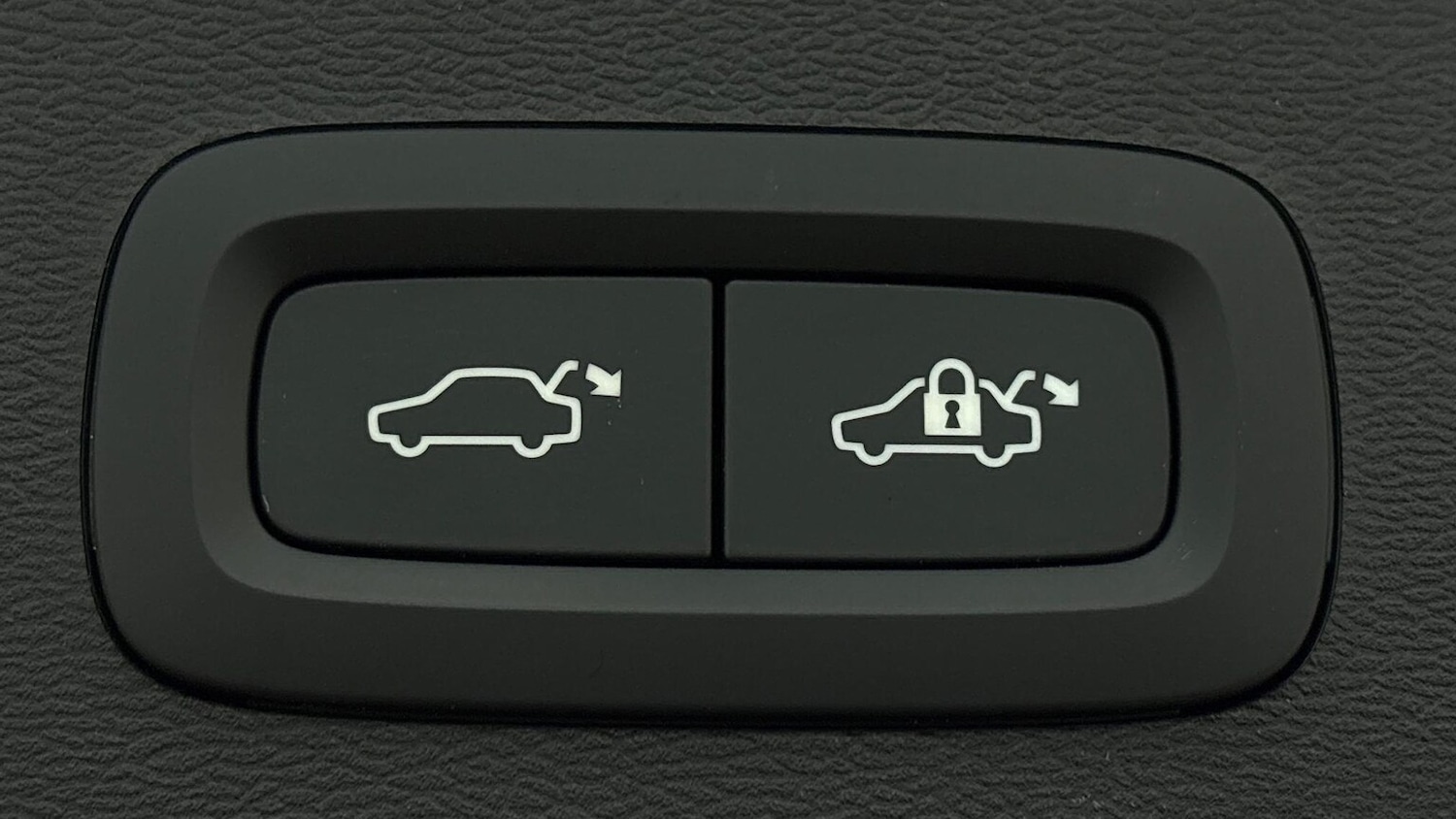 Used Volvo XC40 2024 for sale - 76637735: Photo 21