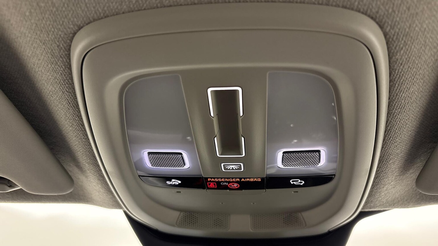 Used Volvo XC40 2024 for sale - 76637735: Photo 25