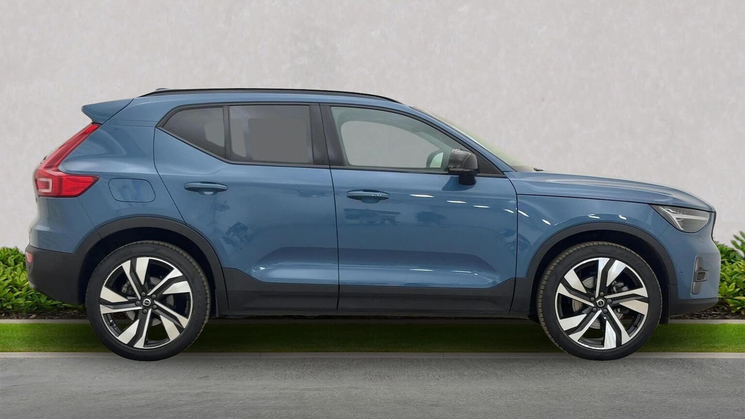 Used Volvo XC40 2024 for sale - 76637735: Photo 3