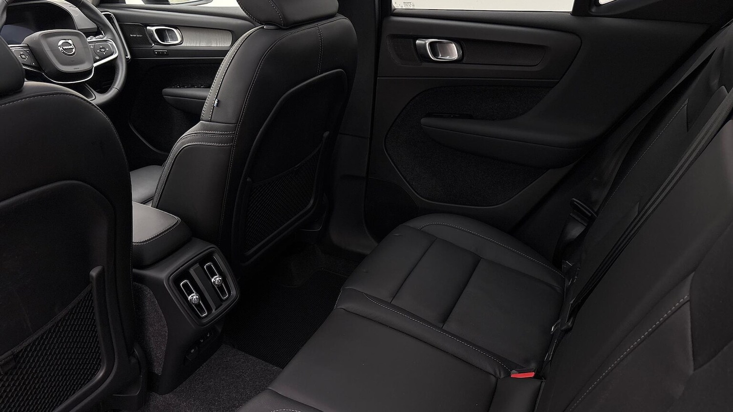 Used Volvo XC40 2024 for sale - 76637735: Photo 33