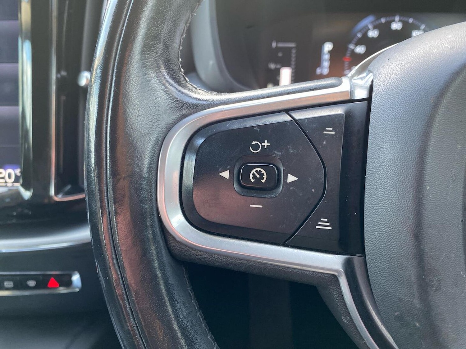 Used Volvo XC60 2017 for sale - 76864009: Photo 26