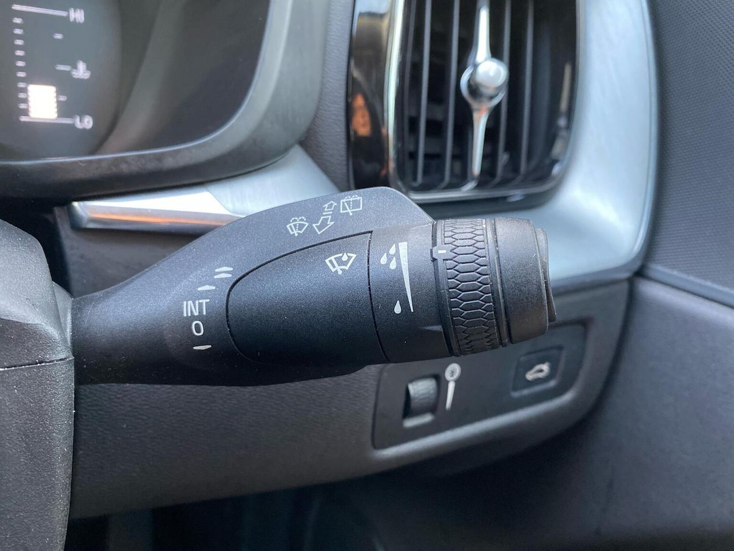 Used Volvo XC60 2017 for sale - 76864009: Photo 29