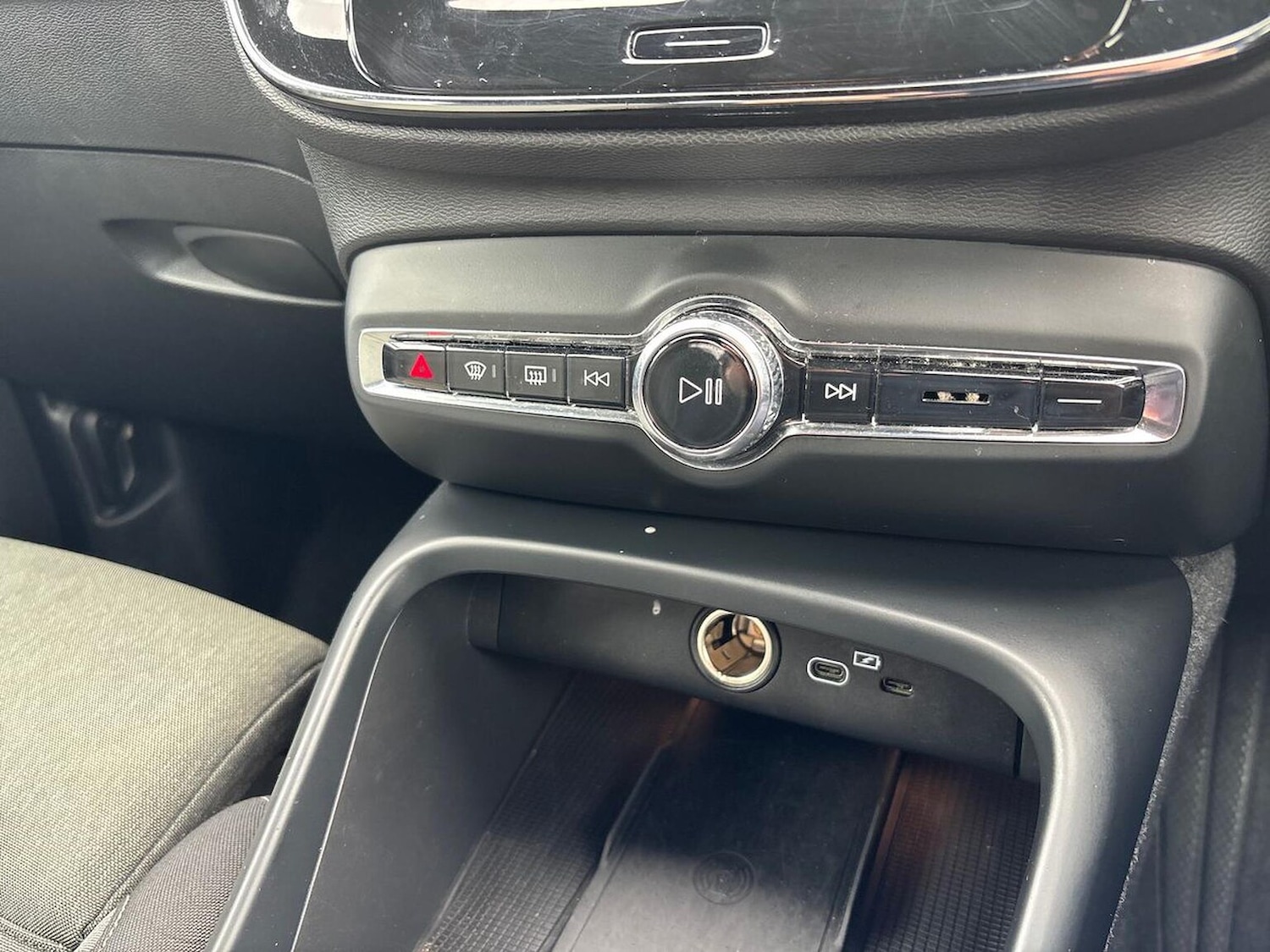 Used Volvo XC40 2023 for sale - 76637664: Photo 12