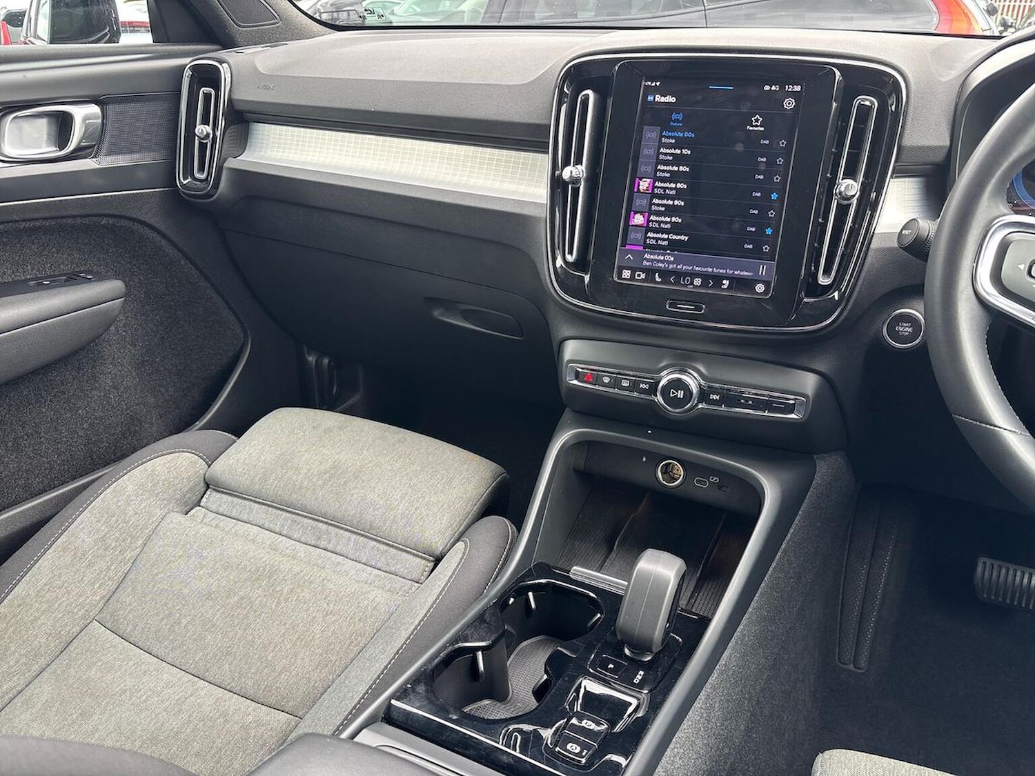 Used Volvo XC40 2023 for sale - 76637664: Photo 13