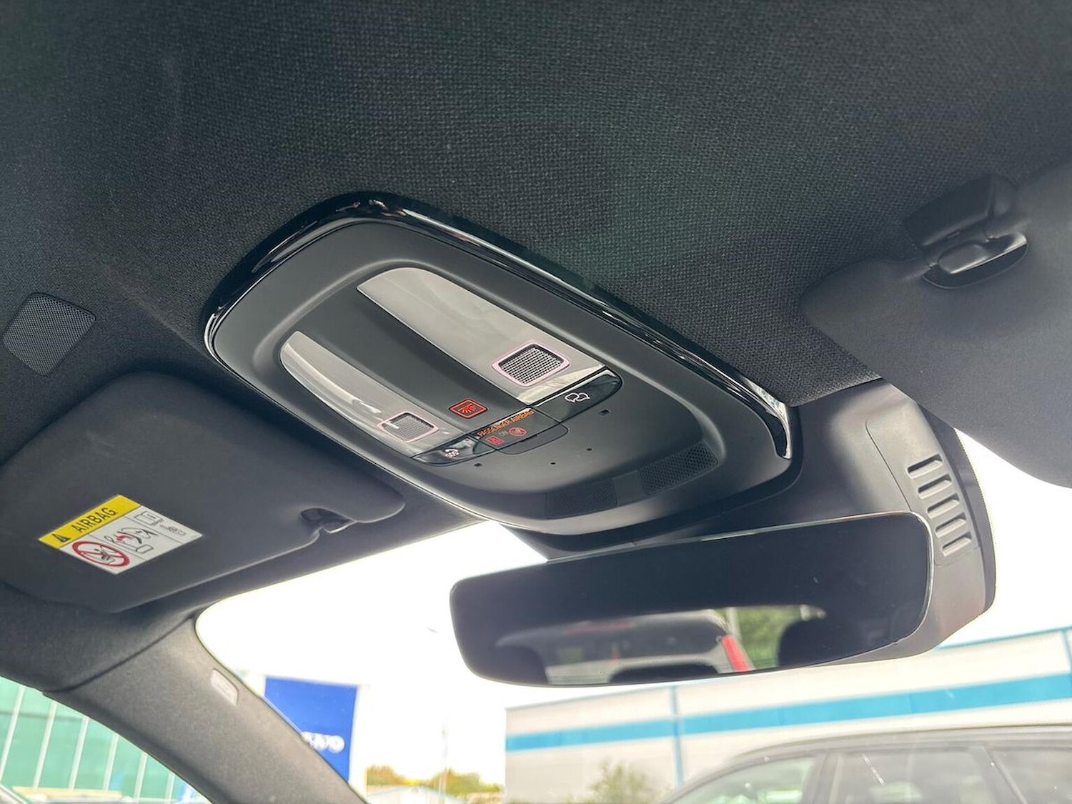 Used Volvo XC40 2023 for sale - 76637664: Photo 14