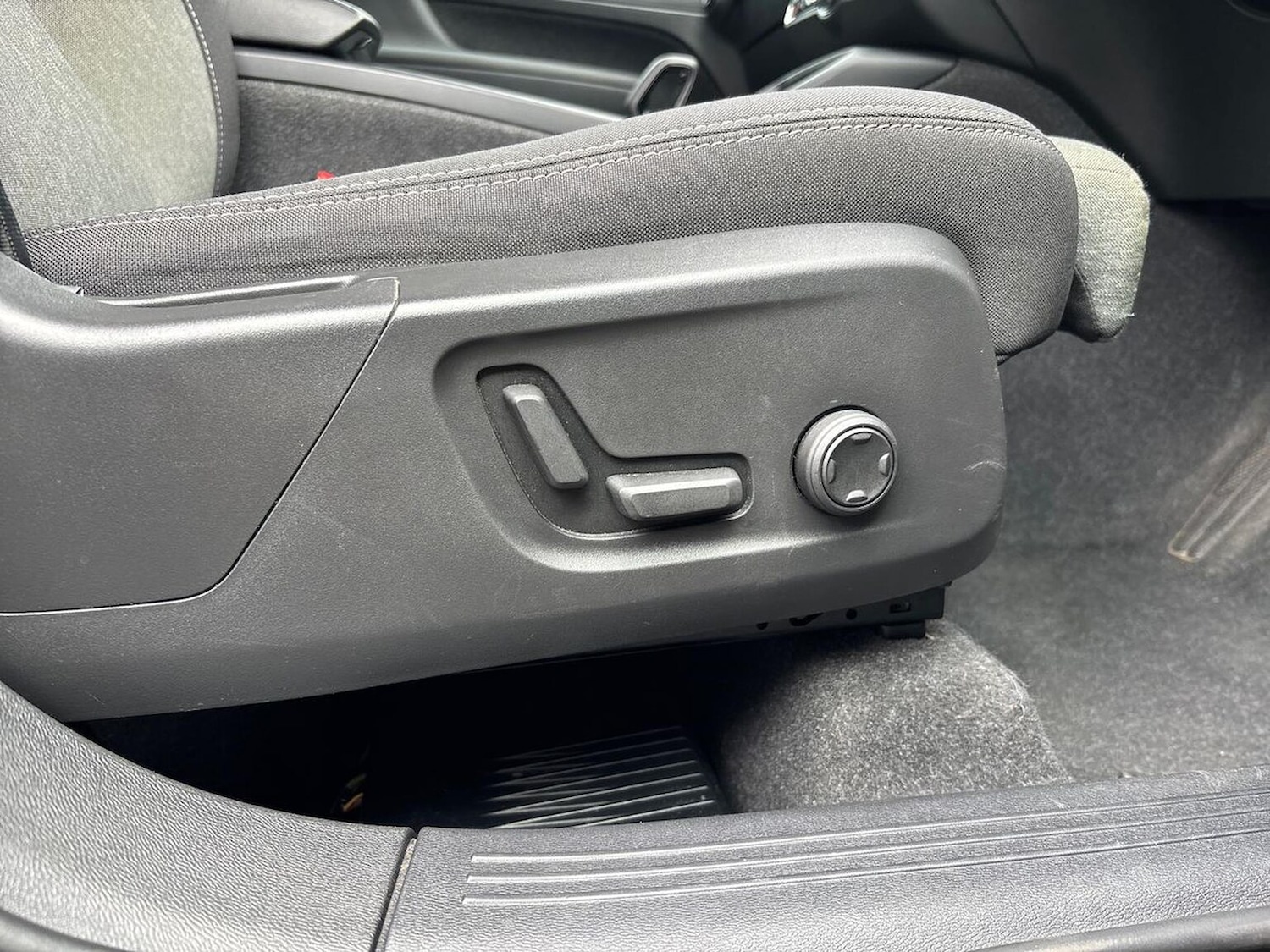 Used Volvo XC40 2023 for sale - 76637664: Photo 26