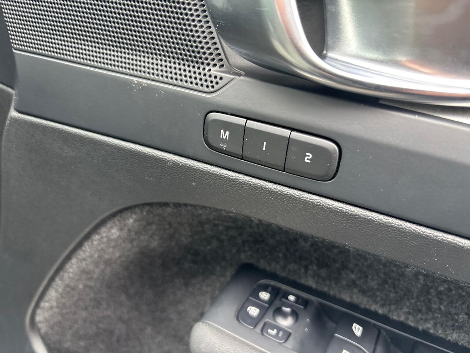 Used Volvo XC40 2023 for sale - 76637664: Photo 28