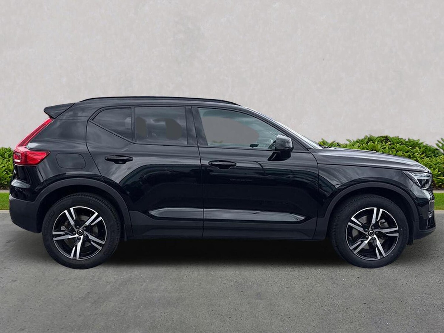 Used Volvo XC40 2023 for sale - 76637664: Photo 3