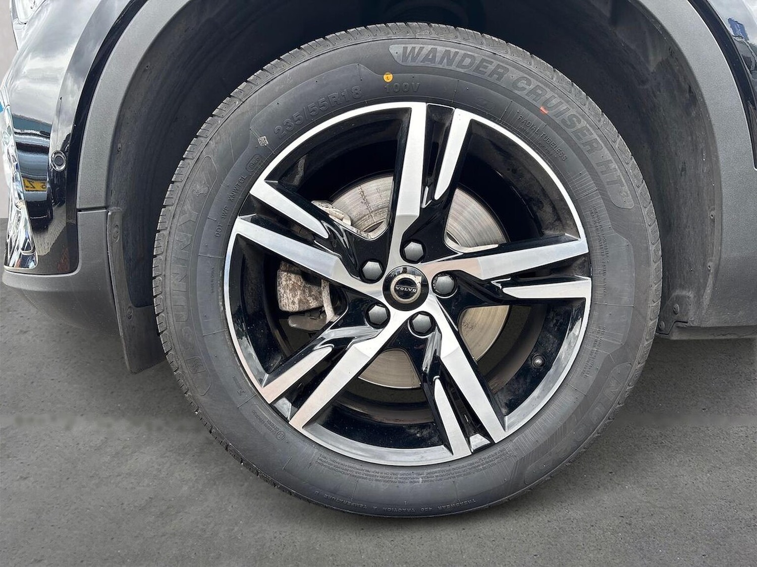 Used Volvo XC40 2023 for sale - 76637664: Photo 6