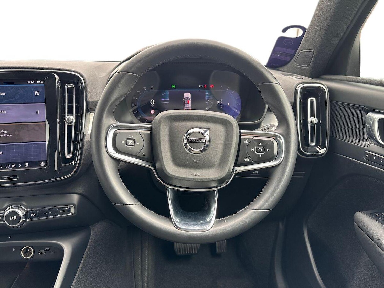 Used Volvo XC40 2023 for sale - 76637664: Photo 9