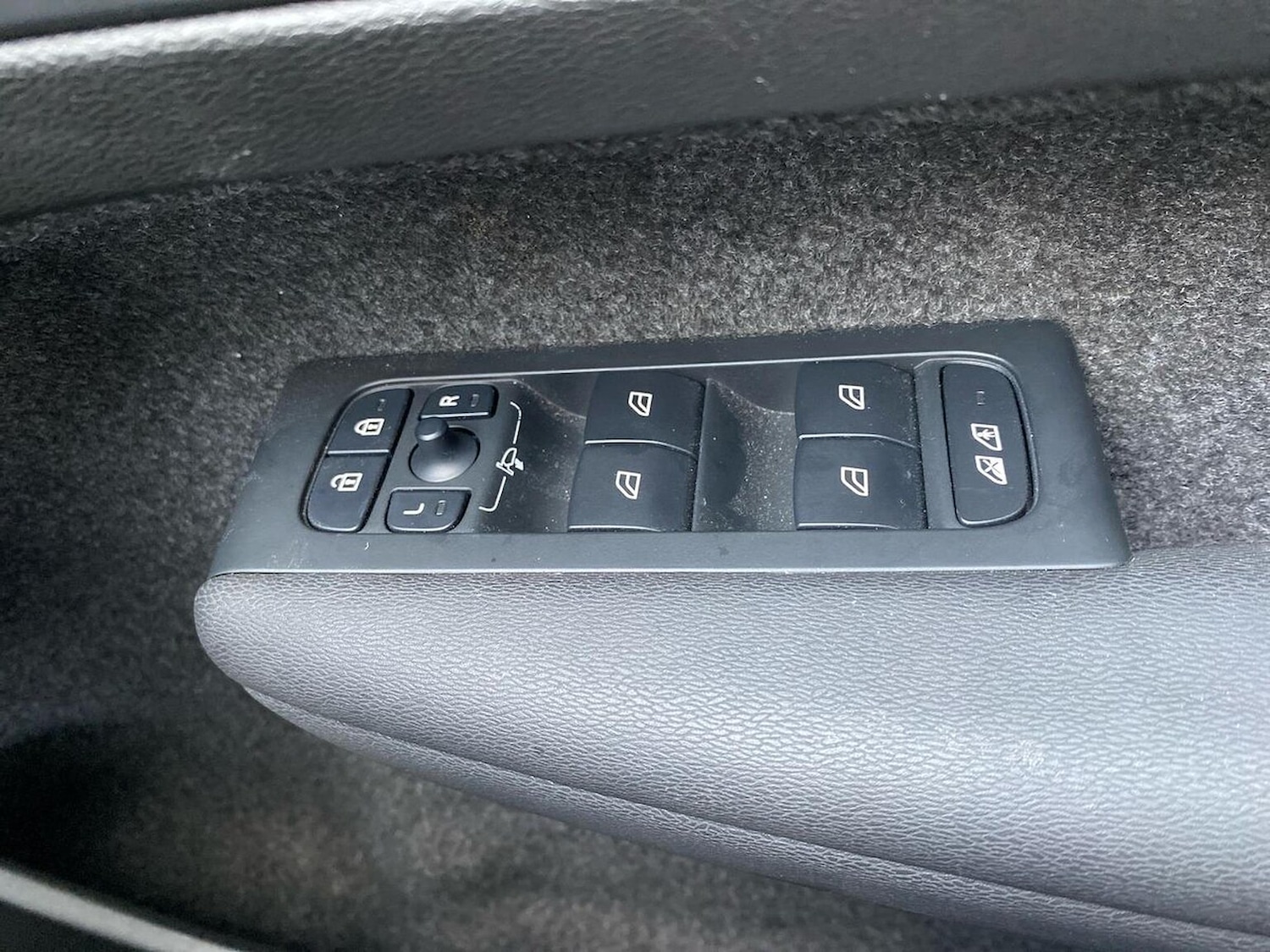 Used Volvo XC40 2025 for sale - 77056996: Photo 23