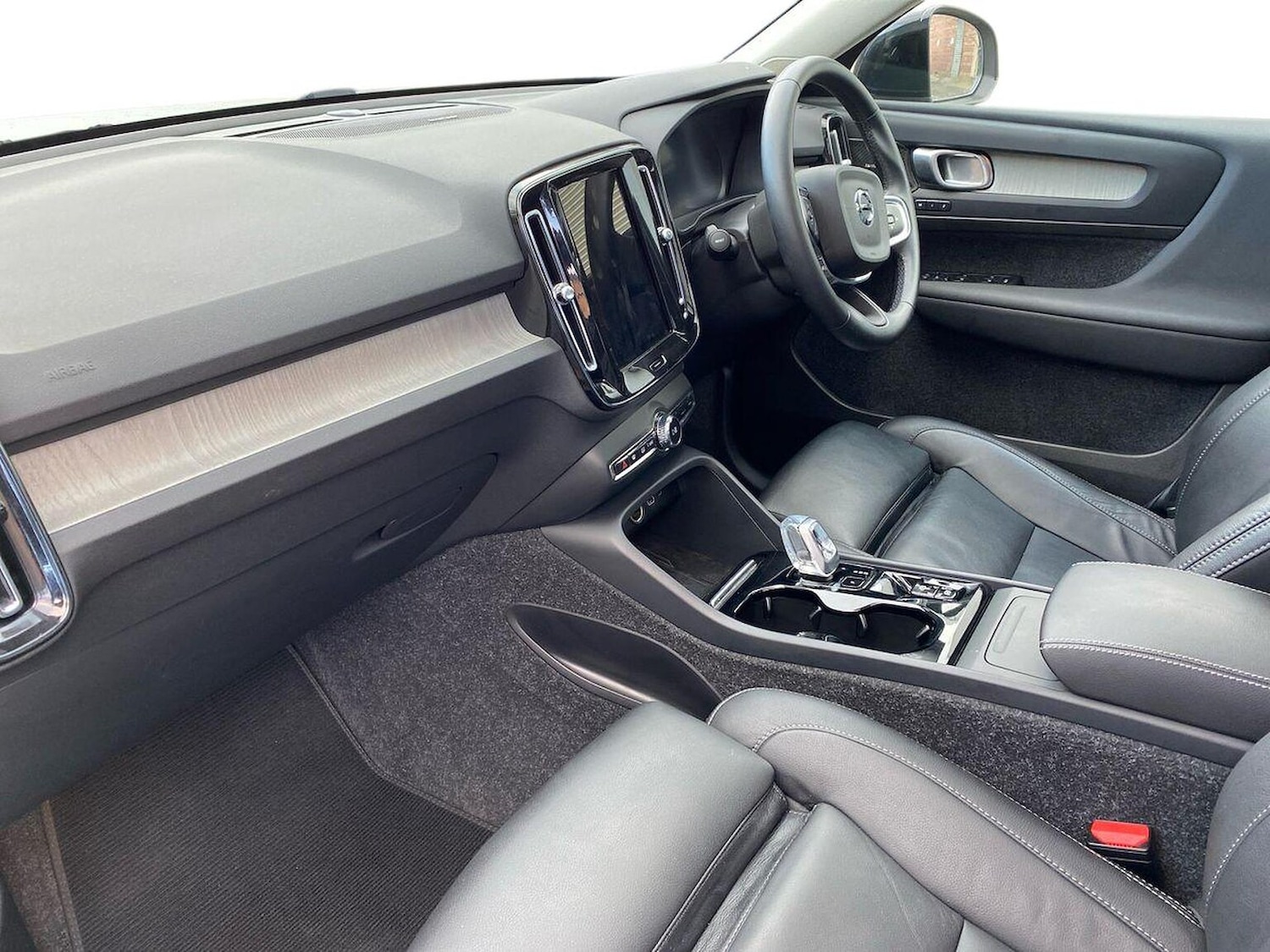 Used Volvo XC40 2025 for sale - 77056996: Photo 9