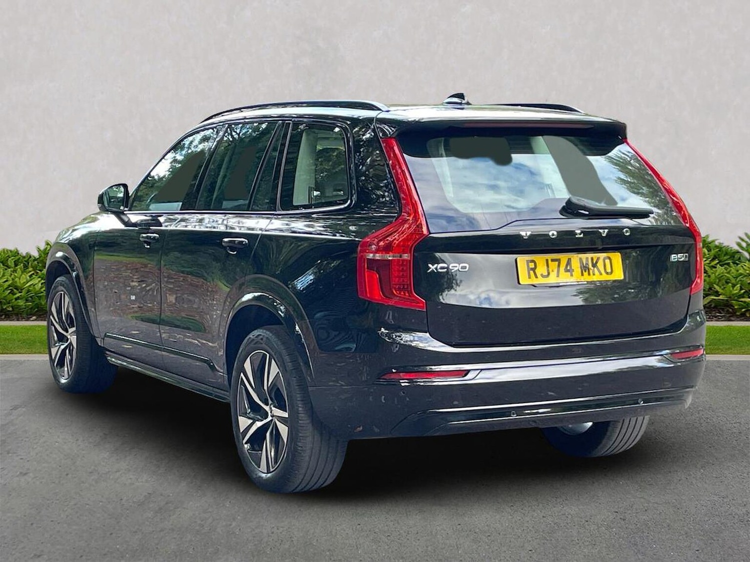 Used Volvo XC90 2024 for sale - 76070281: Photo 2