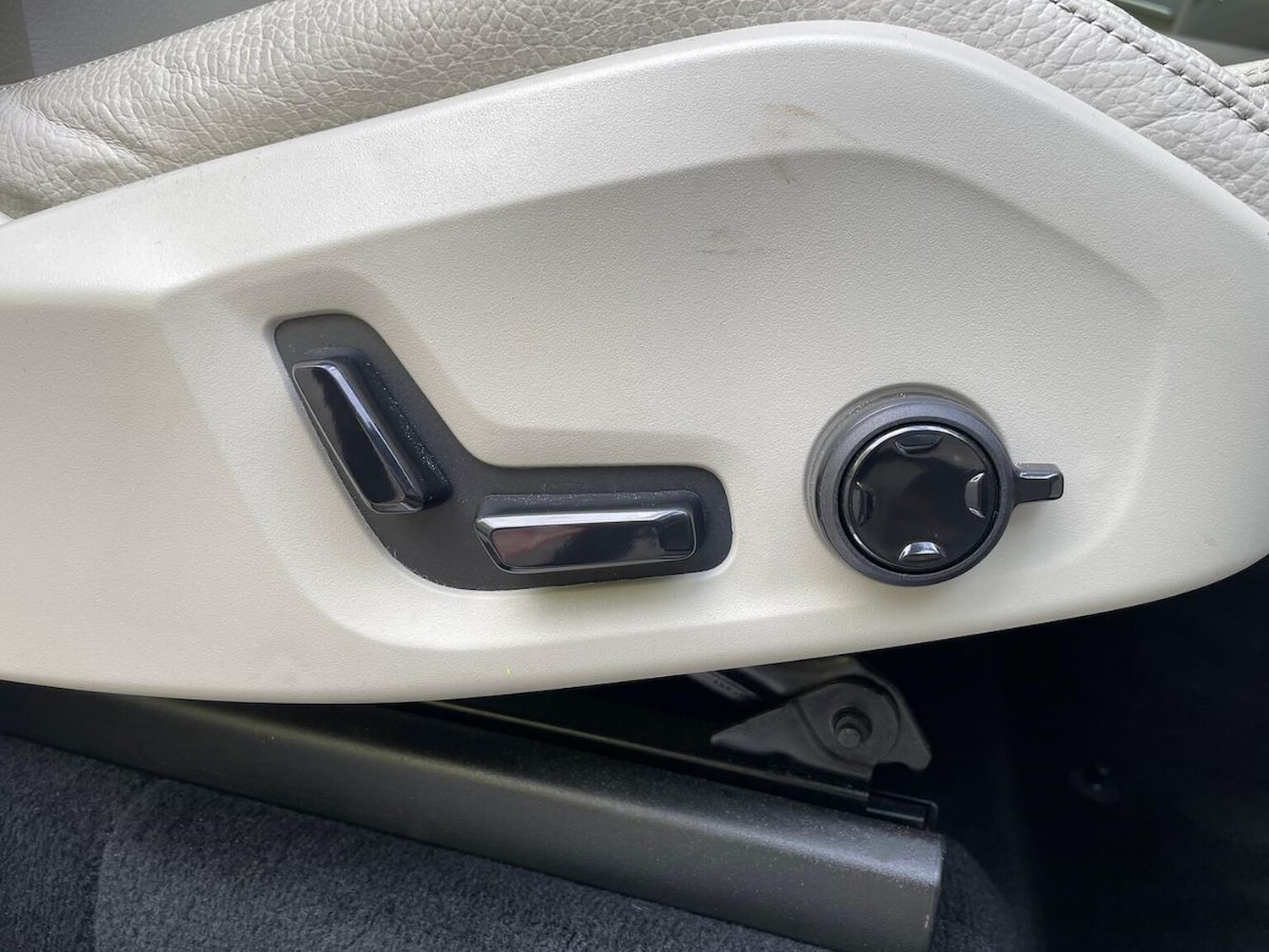 Used Volvo XC90 2024 for sale - 76070281: Photo 30