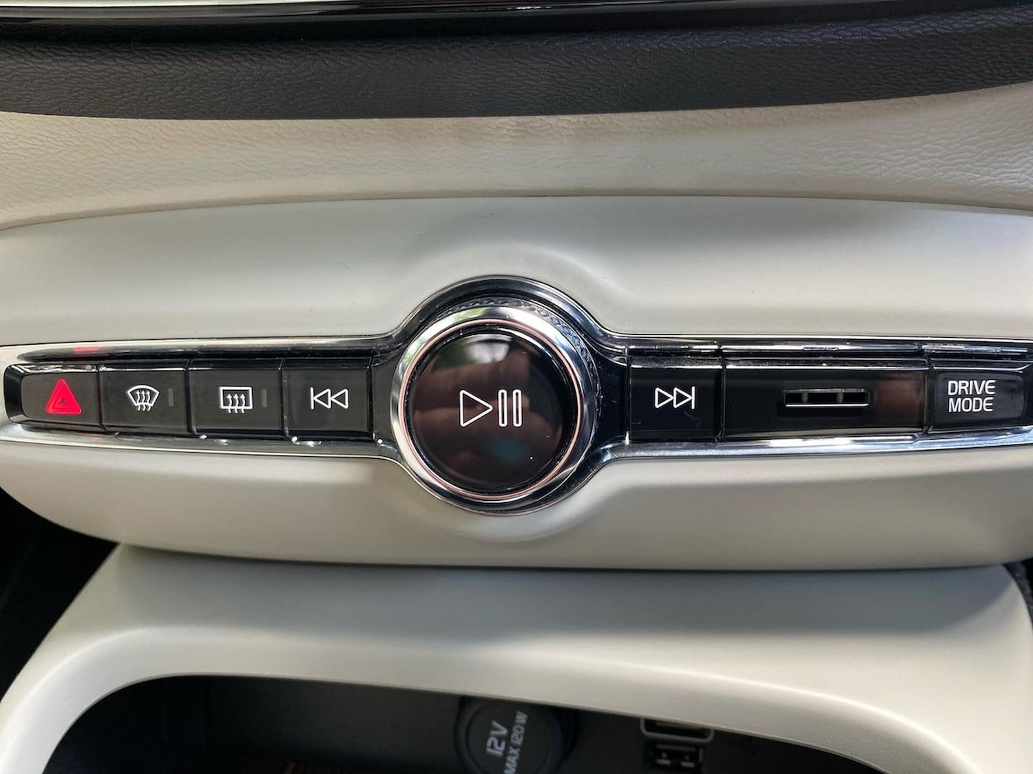 Used Volvo XC40 2020 for sale - 76065653: Photo 12