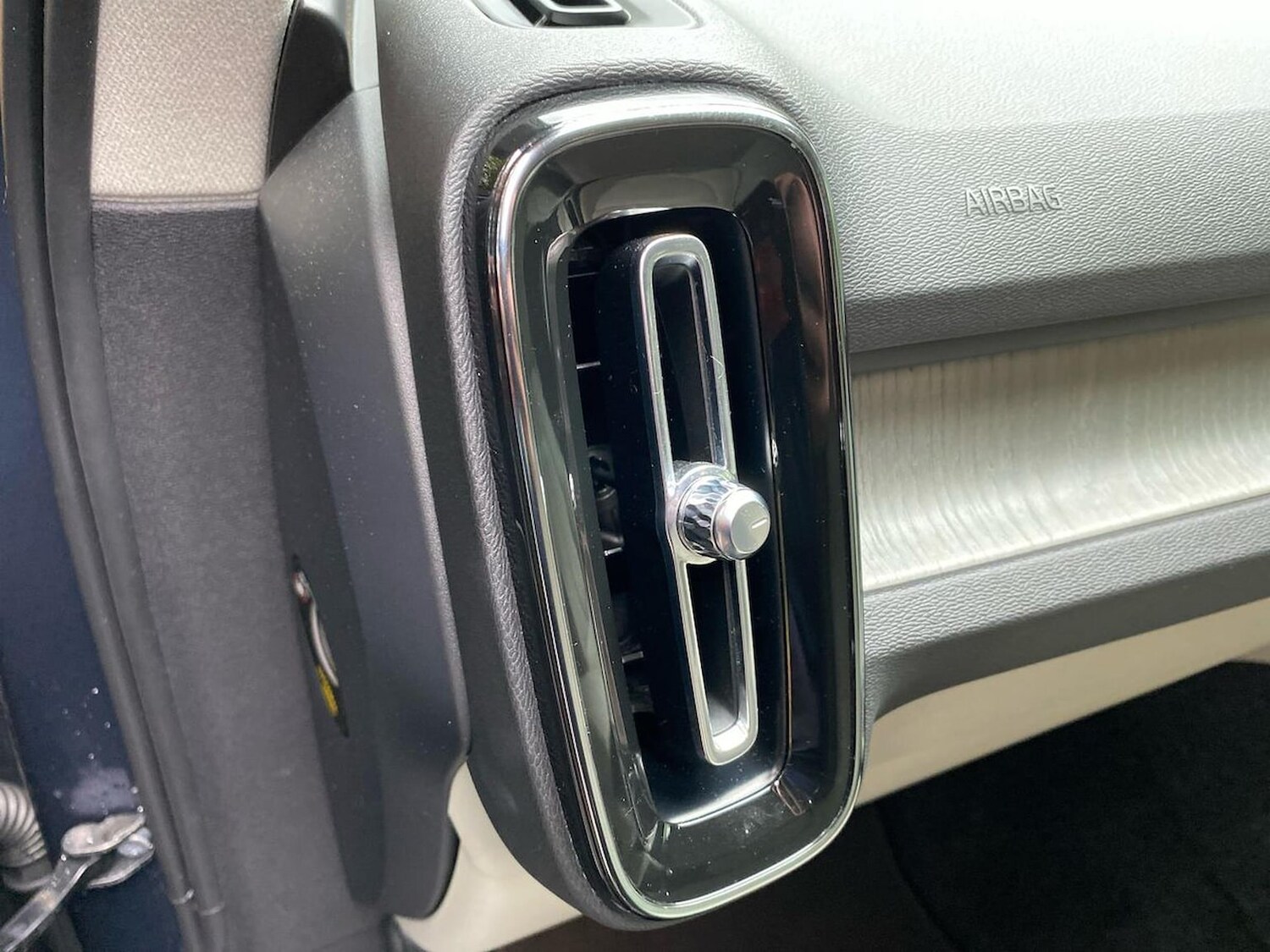 Used Volvo XC40 2020 for sale - 76065653: Photo 31