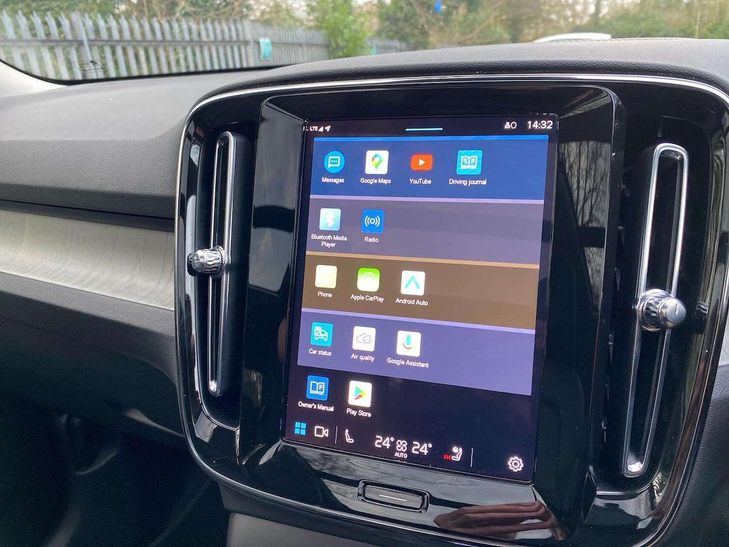 Used Volvo XC40 2025 for sale - 77489637: Photo 11