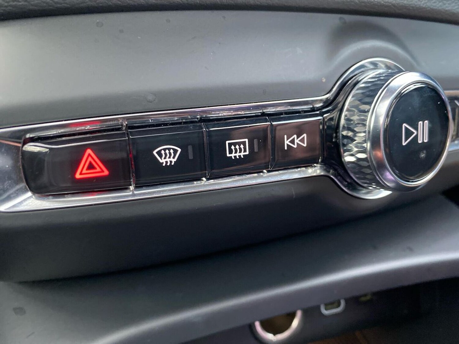 Used Volvo XC40 2025 for sale - 77489637: Photo 12