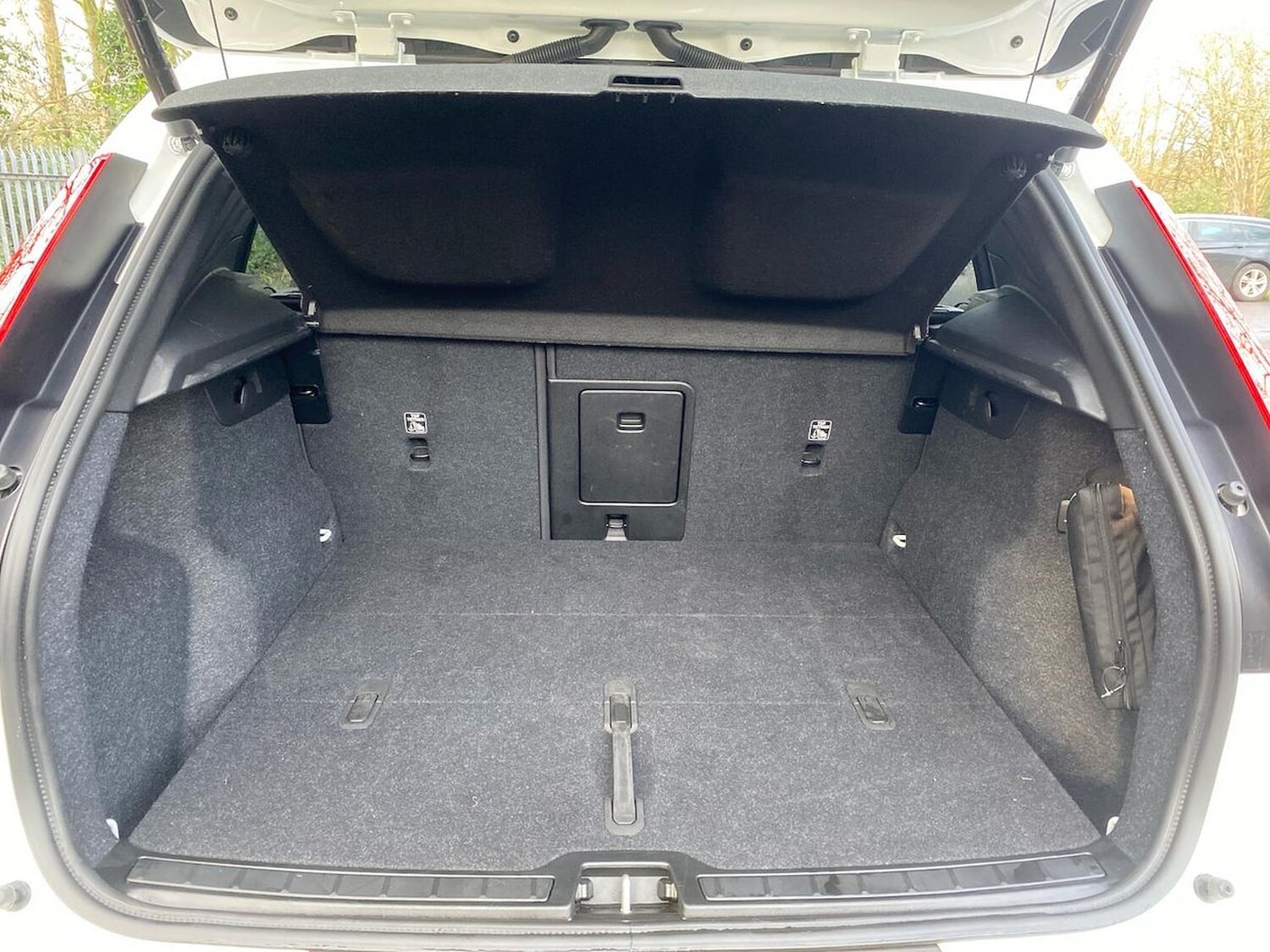 Used Volvo XC40 2025 for sale - 77489637: Photo 17