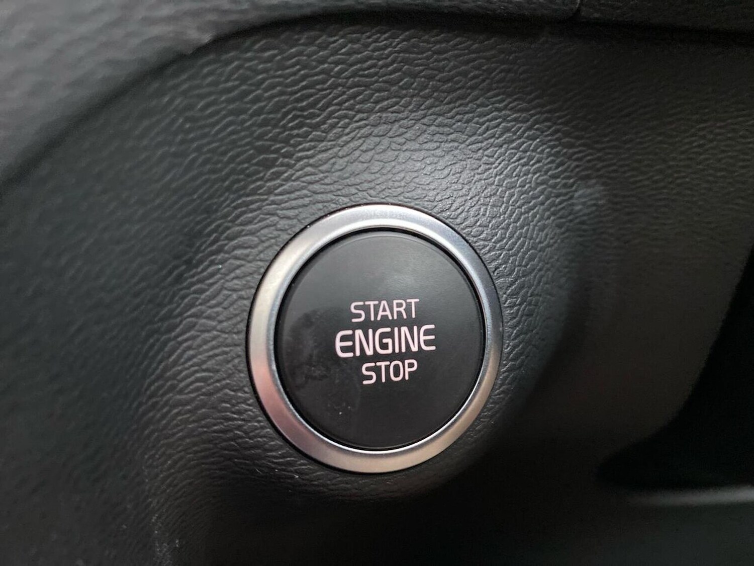 Used Volvo XC40 2025 for sale - 77489637: Photo 25