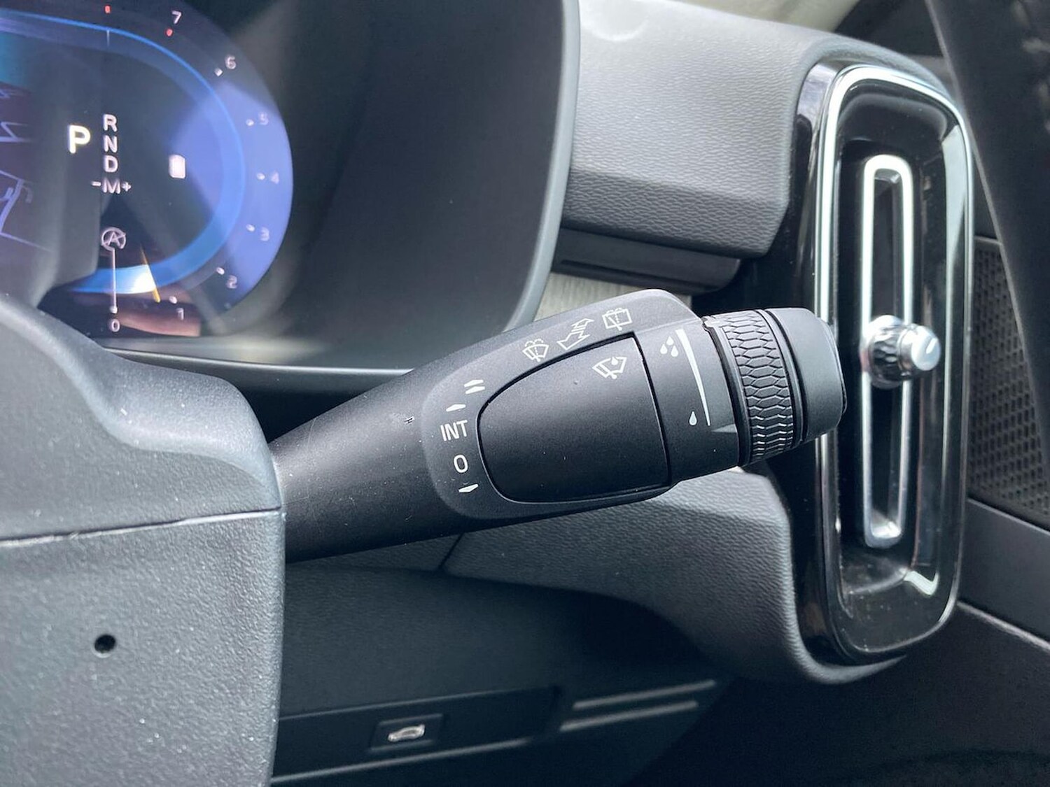 Used Volvo XC40 2025 for sale - 77489637: Photo 28