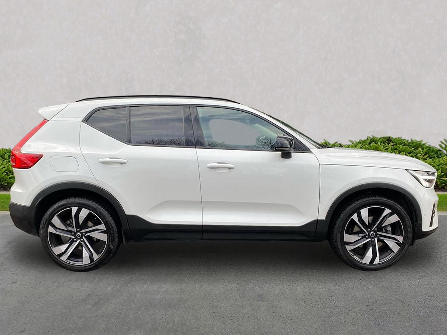 Used Volvo XC40 2025 for sale - 77489637: Photo 3