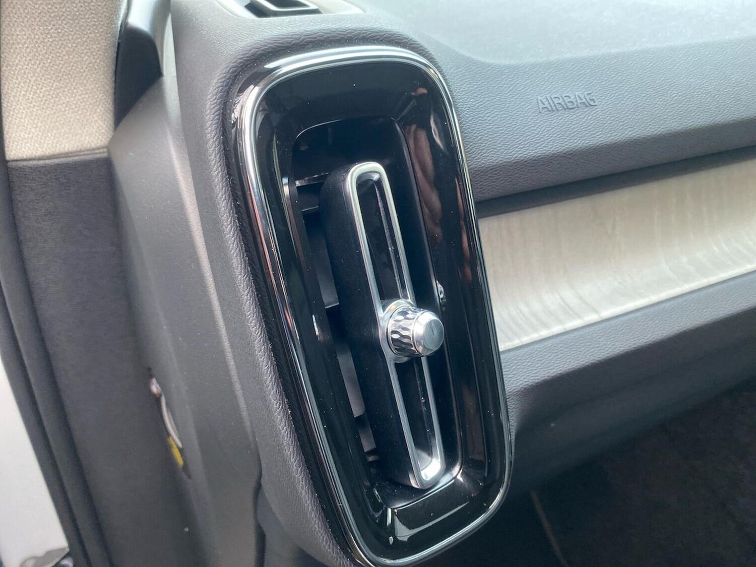 Used Volvo XC40 2025 for sale - 77489637: Photo 39