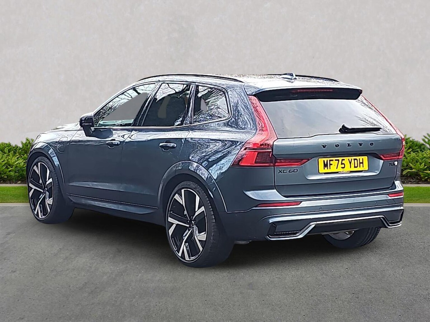 Used Volvo XC60 2025 for sale - 77489654: Photo 2