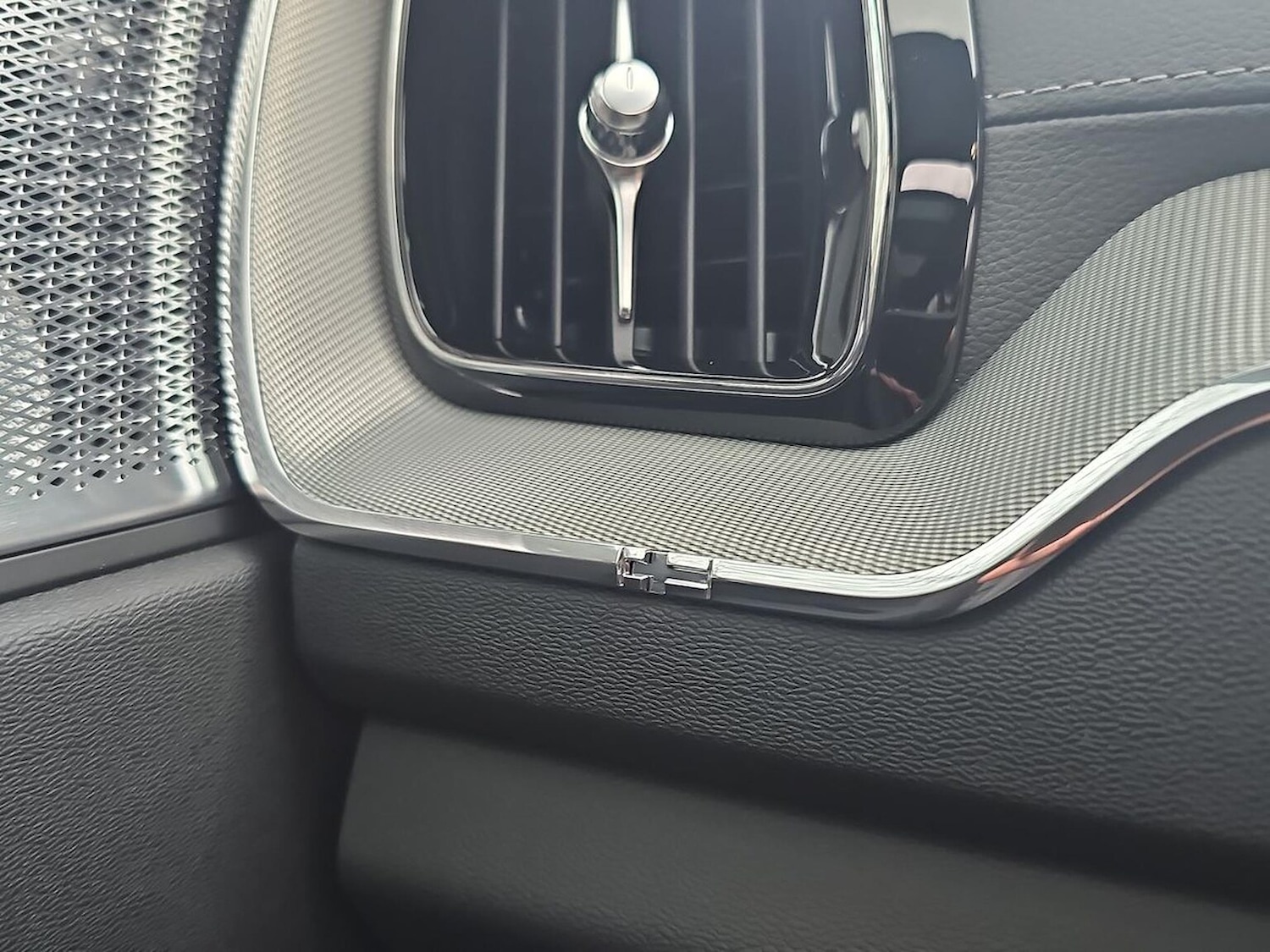 Used Volvo XC60 2025 for sale - 77489654: Photo 46