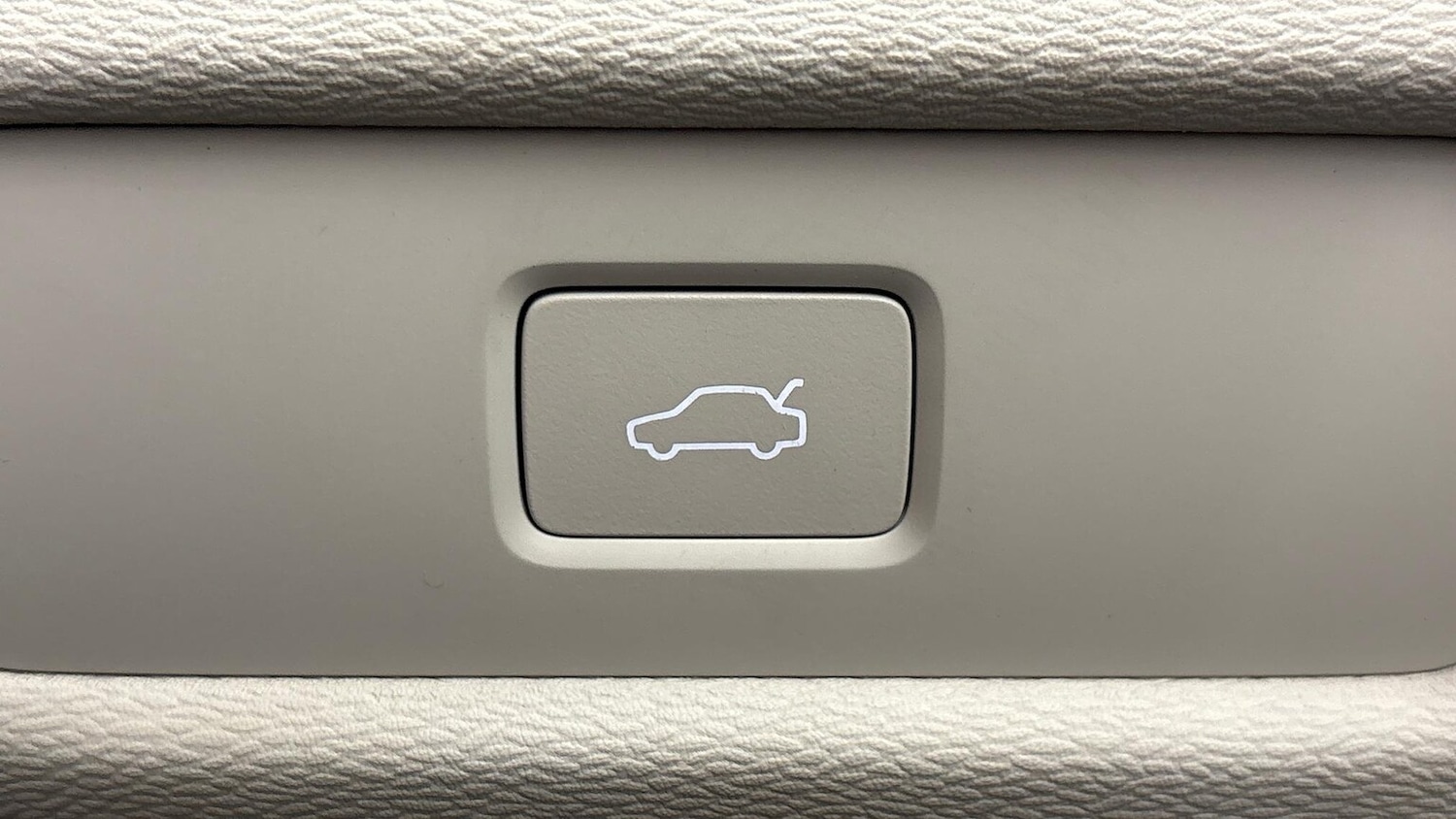 Used Volvo V60 2025 for sale - 76986955: Photo 33