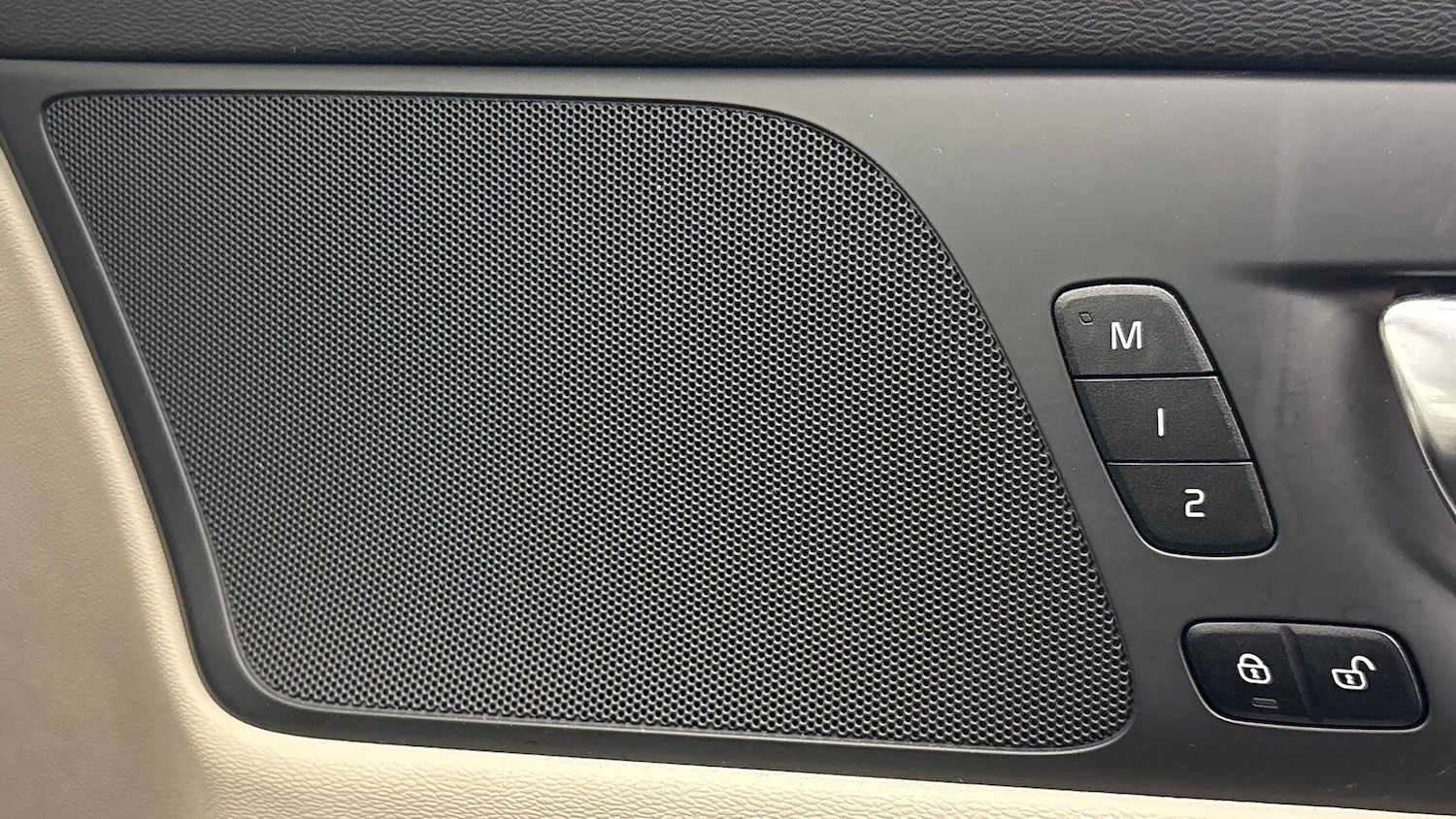 Used Volvo V60 2025 for sale - 76986955: Photo 36