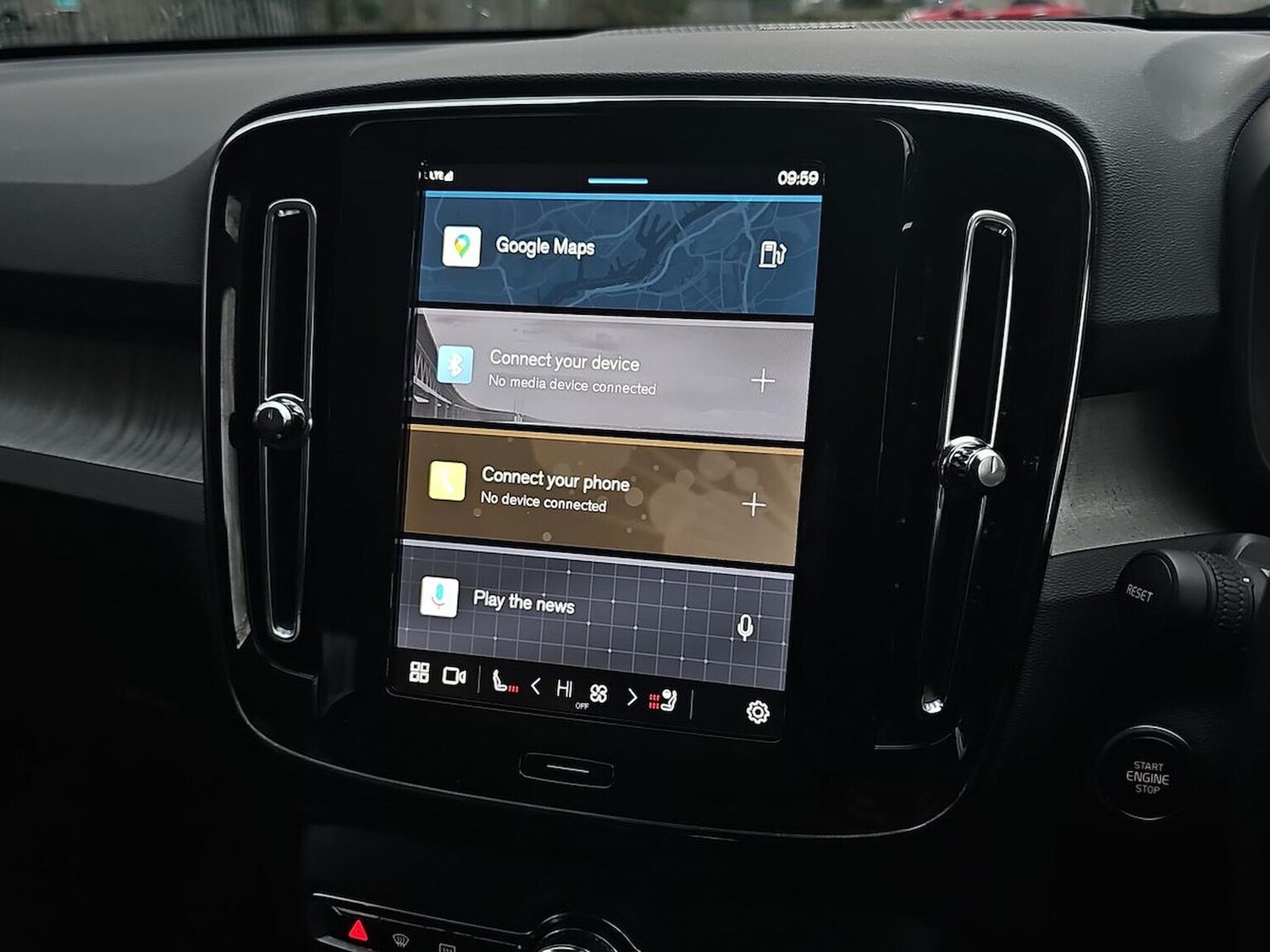 Used Volvo XC40 2025 for sale - 77687965: Photo 11